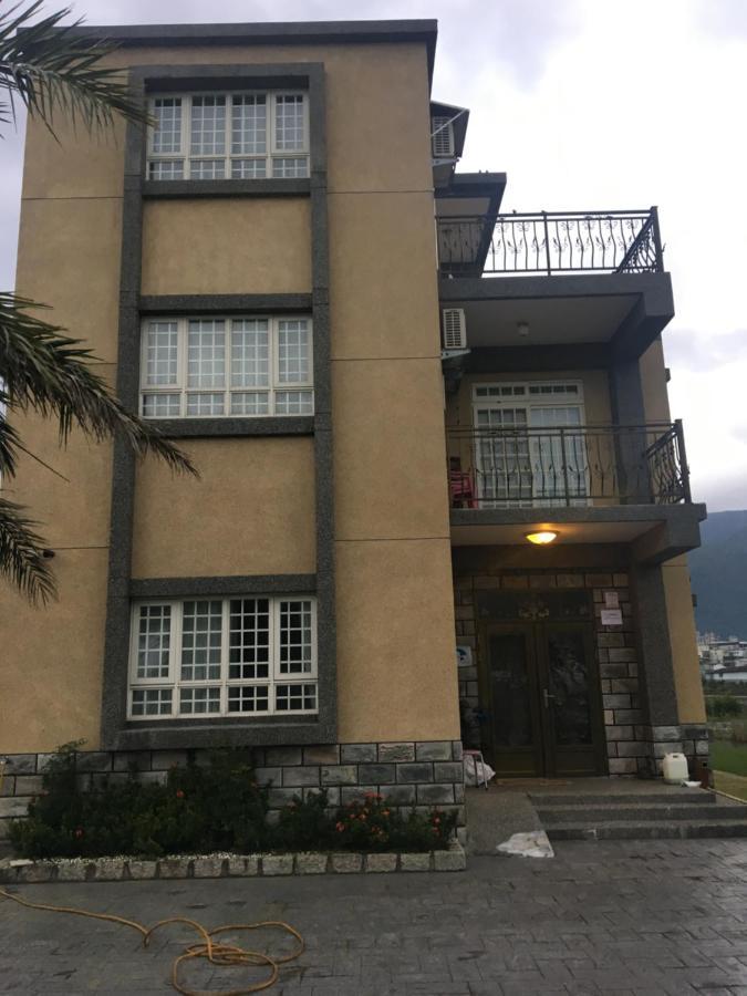 Fountain B&B Yilan Buitenkant foto